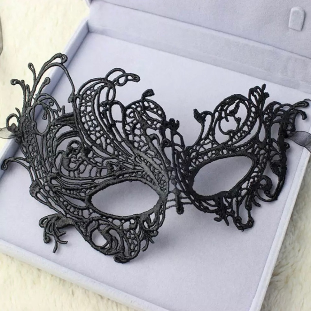 RESTOCK✨BEST SELLING SEXY VENETIAN BLACK MASQUERADE LACE FACE MASK-NEW